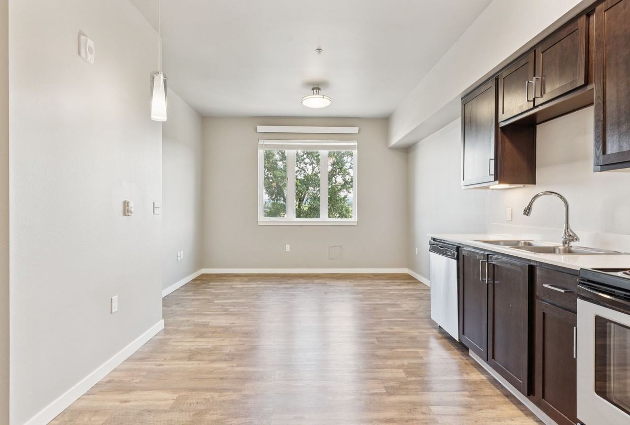 LaScala Apartments - Photo 4 of 8