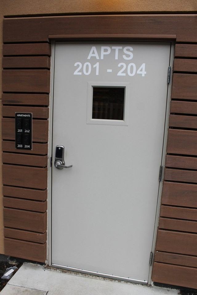 715 E State St #204 - Photo 4 of 21