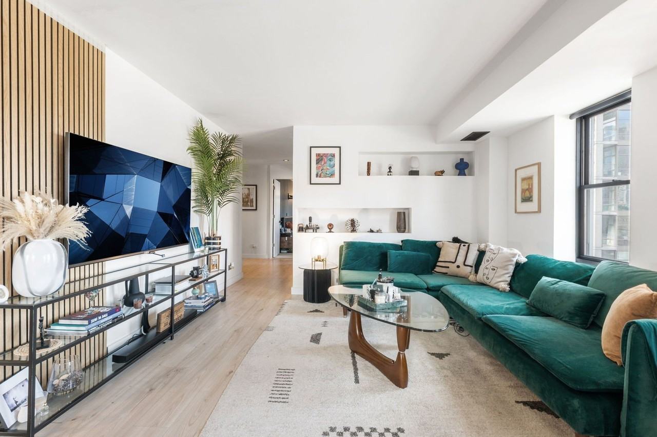 40 E 9th St #1612 - Photo 5 of 14