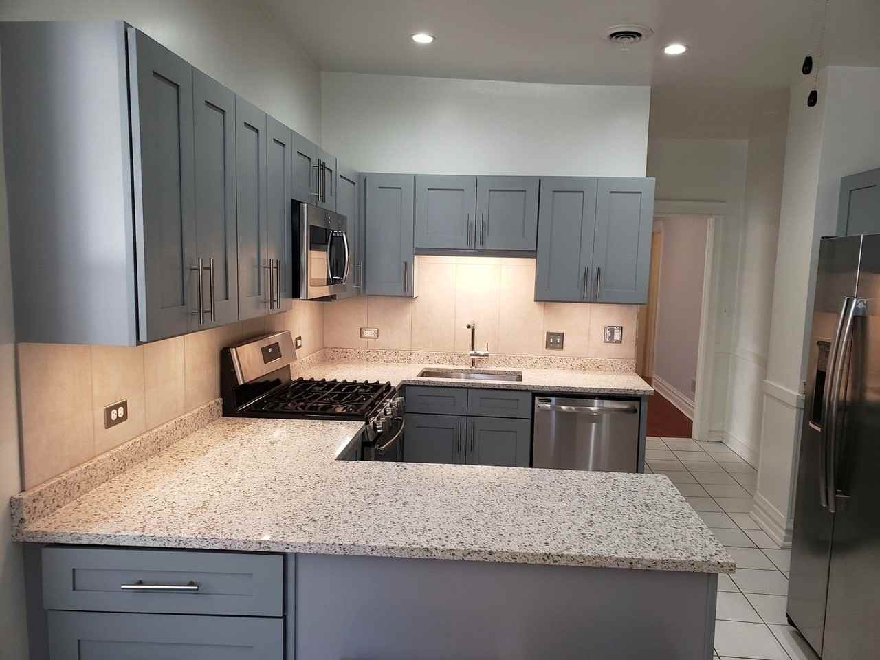 2102 W Barry Ave #1 - Photo 6 of 12