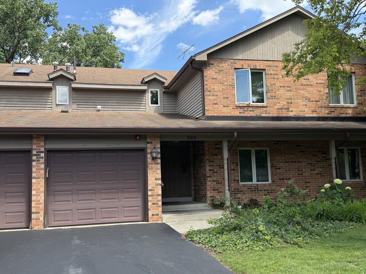 986 West Ct #A - Photo 2 of 12