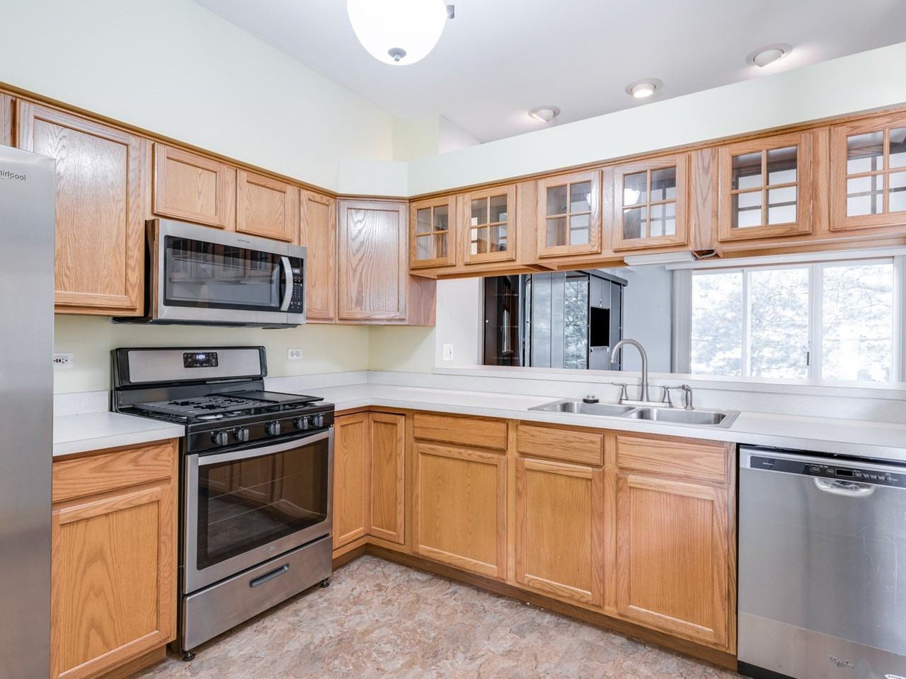 2535 Carrolwood Rd - Photo 6 of 21