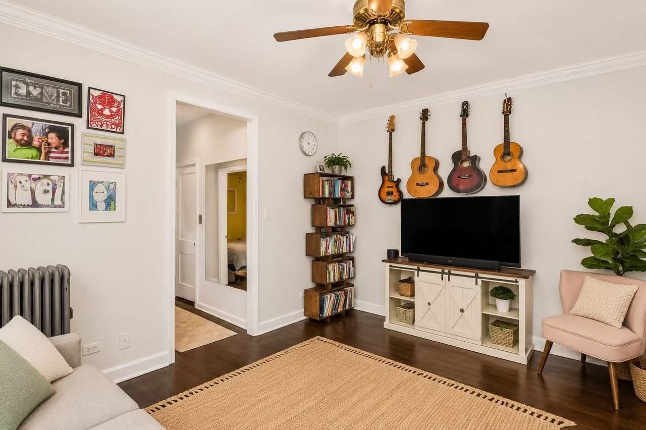 4706 N Maplewood Ave #2 - Photo 4 of 16