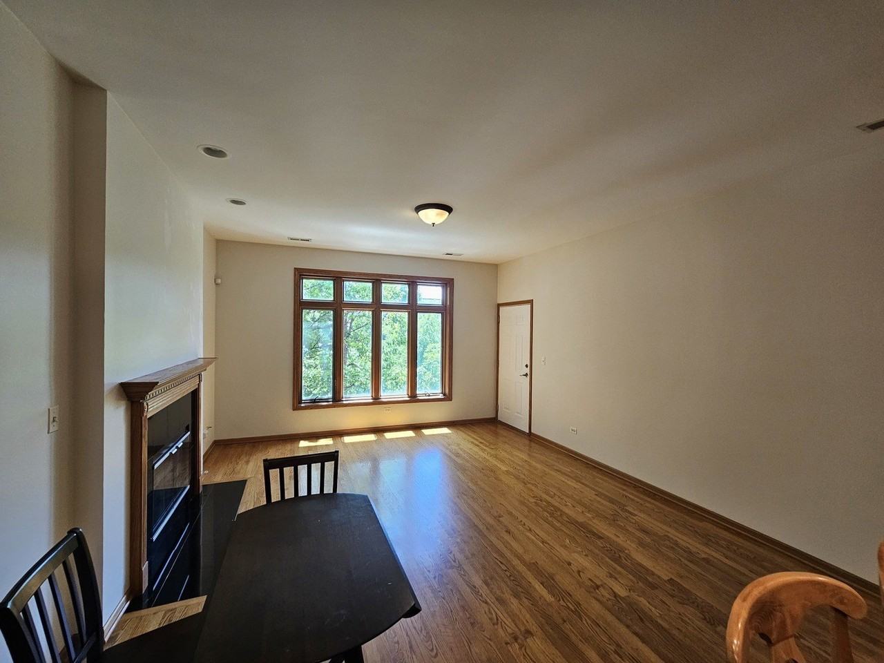 1326 W Grenshaw St #2D - Photo 2 of 16