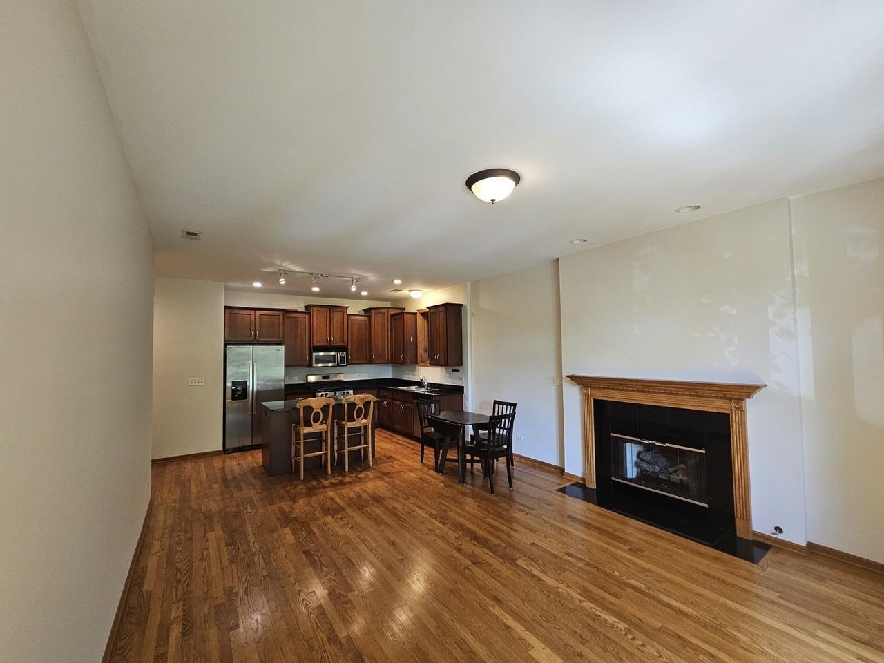 1326 W Grenshaw St #2D - Photo 4 of 16