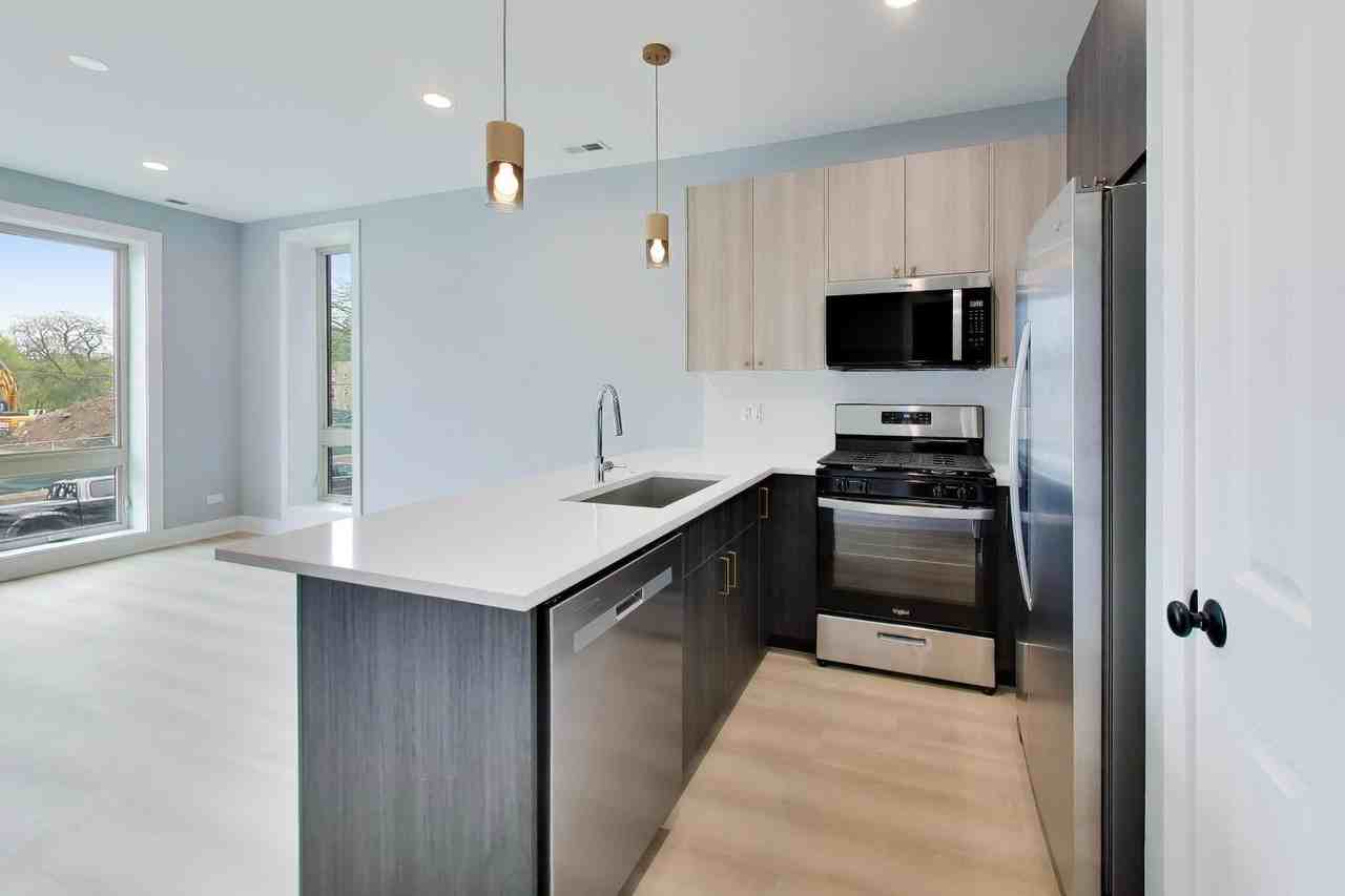 6550 S Maryland Ave #3 - Photo 7 of 21