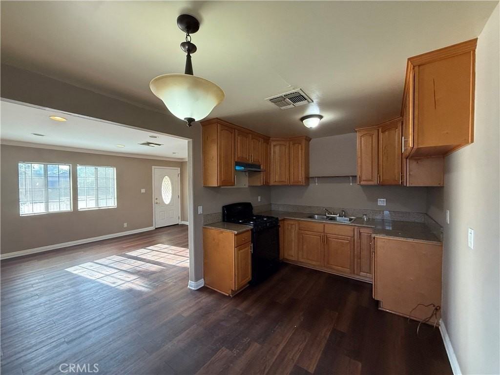 7051 Lindley Ave - Photo 6 of 11