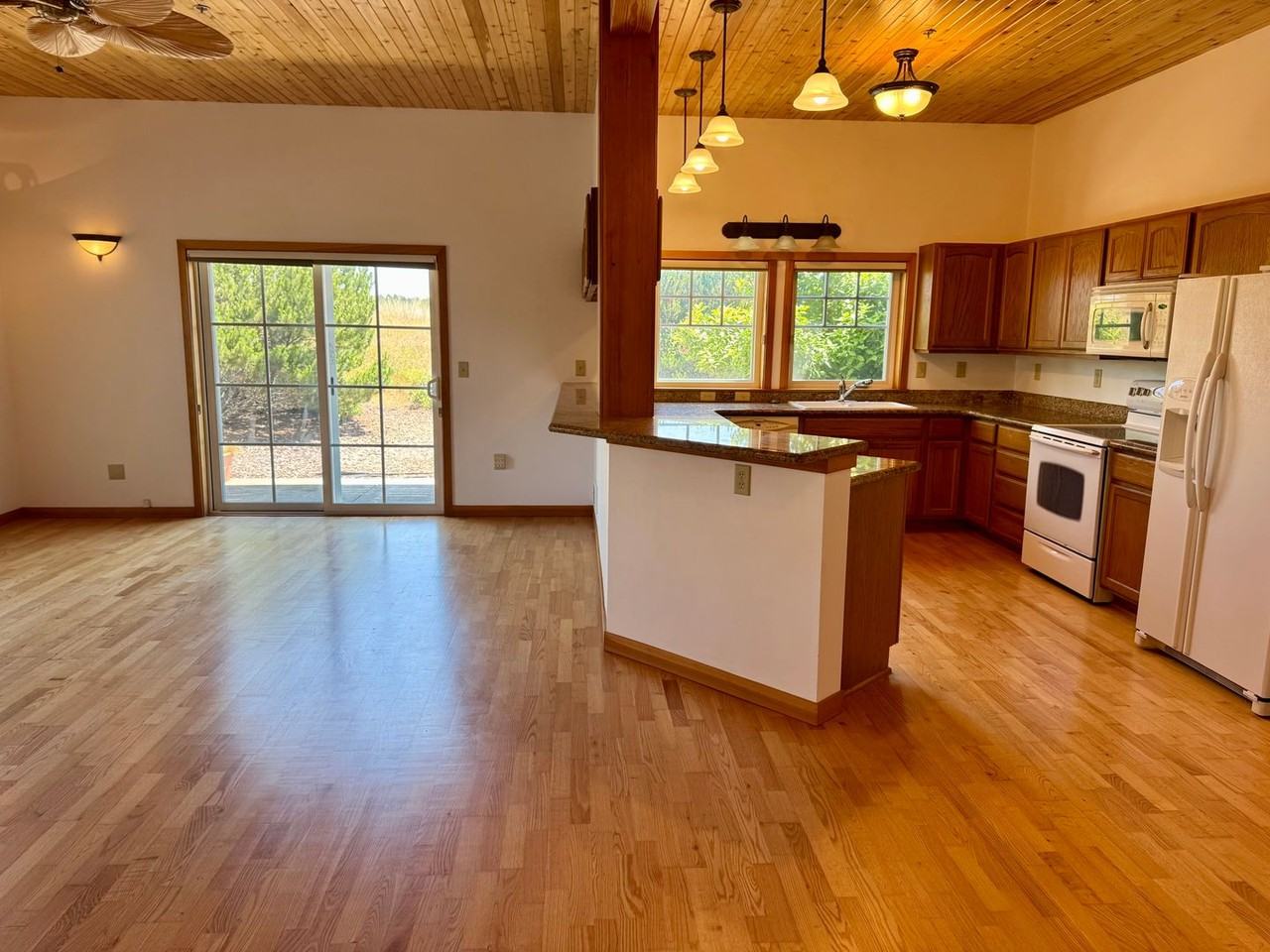 1311 Village Loop - Photo 3 of 20