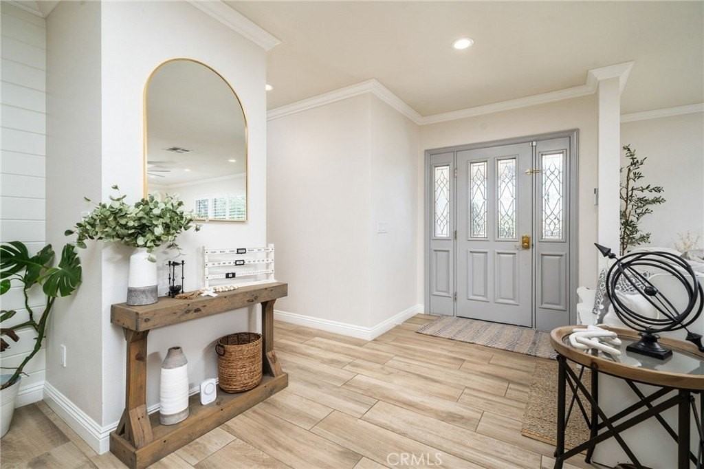 1025 Kent Dr - Photo 5 of 34