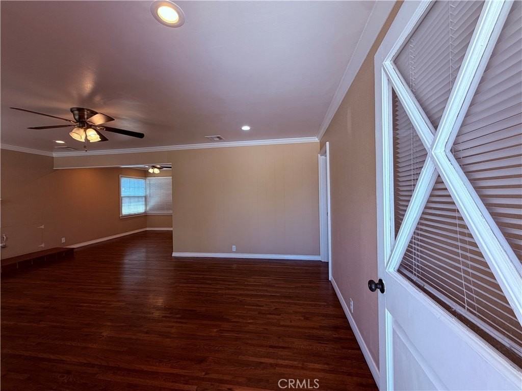 1447 S Valley Center Ave - Photo 3 of 30