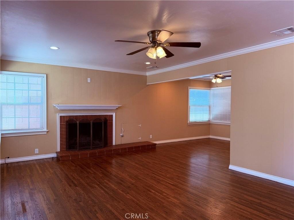 1447 S Valley Center Ave - Photo 4 of 30