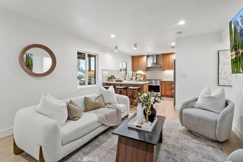 6091 Navajo Rd - Photo 3 of 49