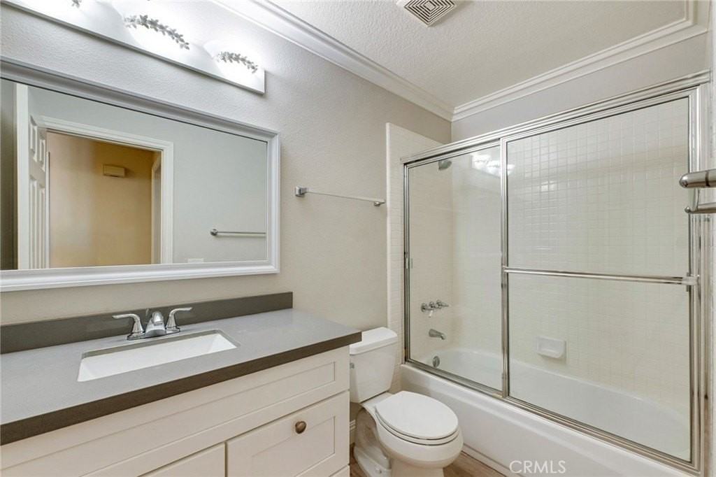 104 Cartier Aisle - Photo 7 of 46
