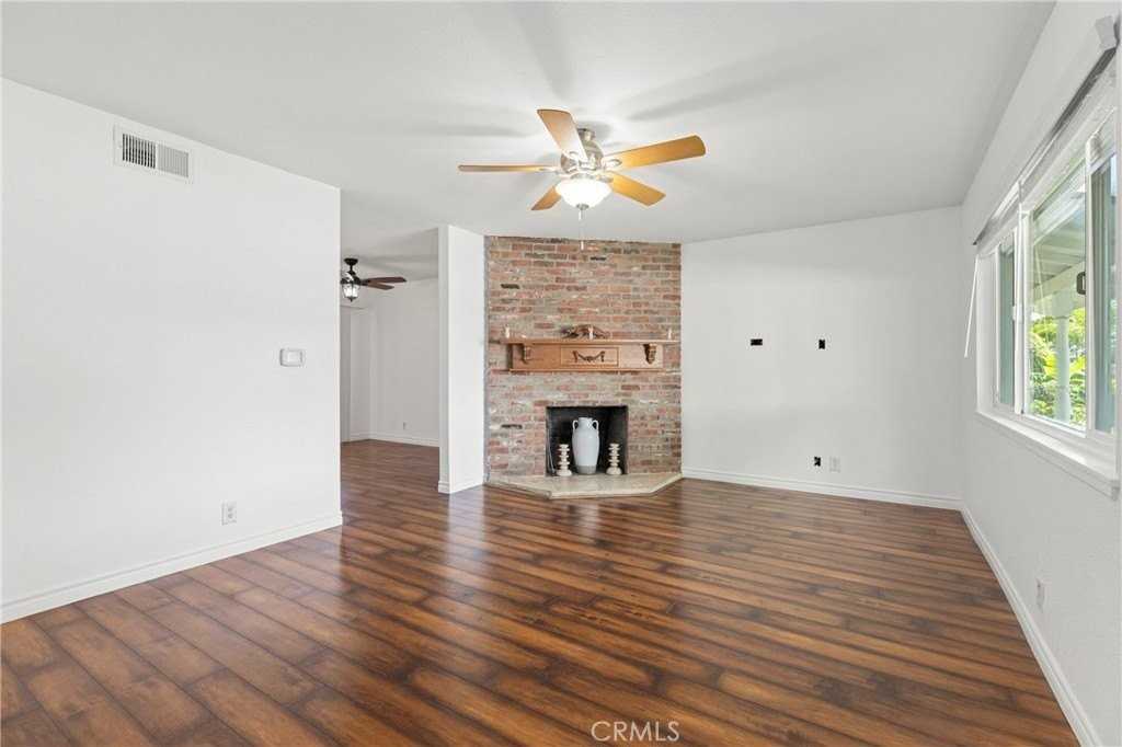 10172 Ascot Cir - Photo 2 of 30