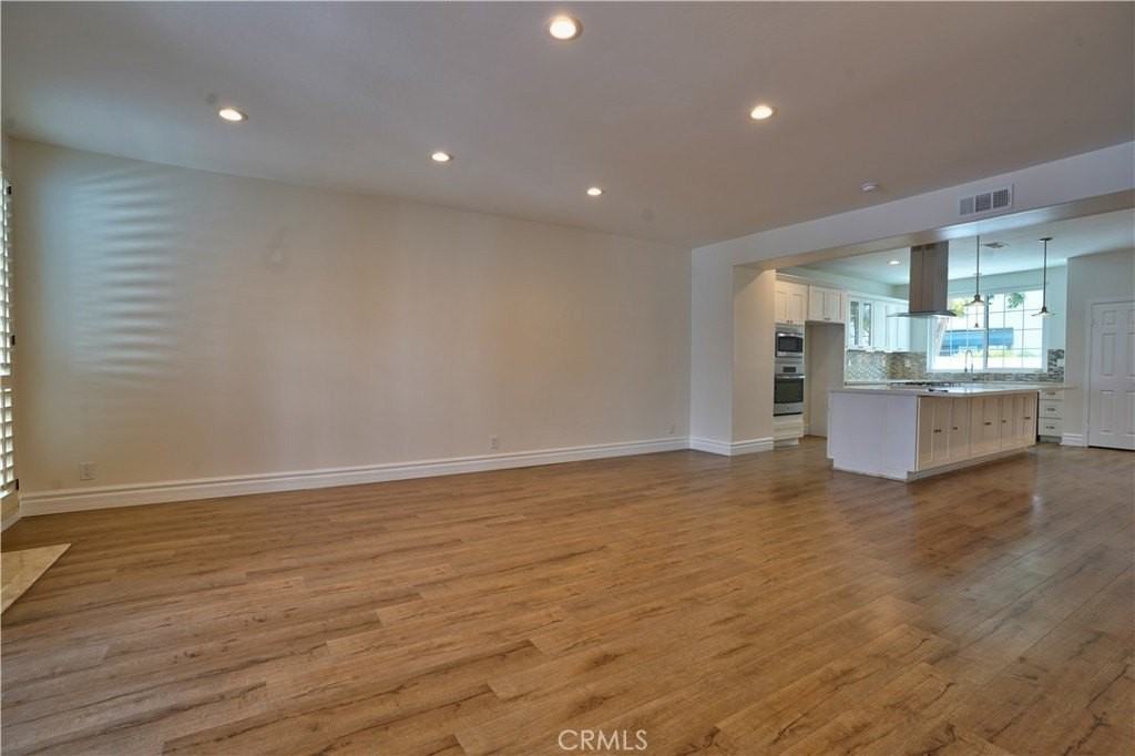 7401 Seabluff Dr #103 - Photo 3 of 24