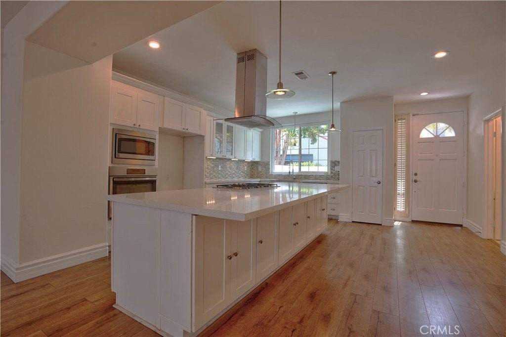 7401 Seabluff Dr #103 - Photo 6 of 24
