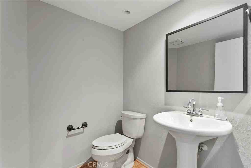 22181 Summit Hill Dr #28 - Photo 6 of 10