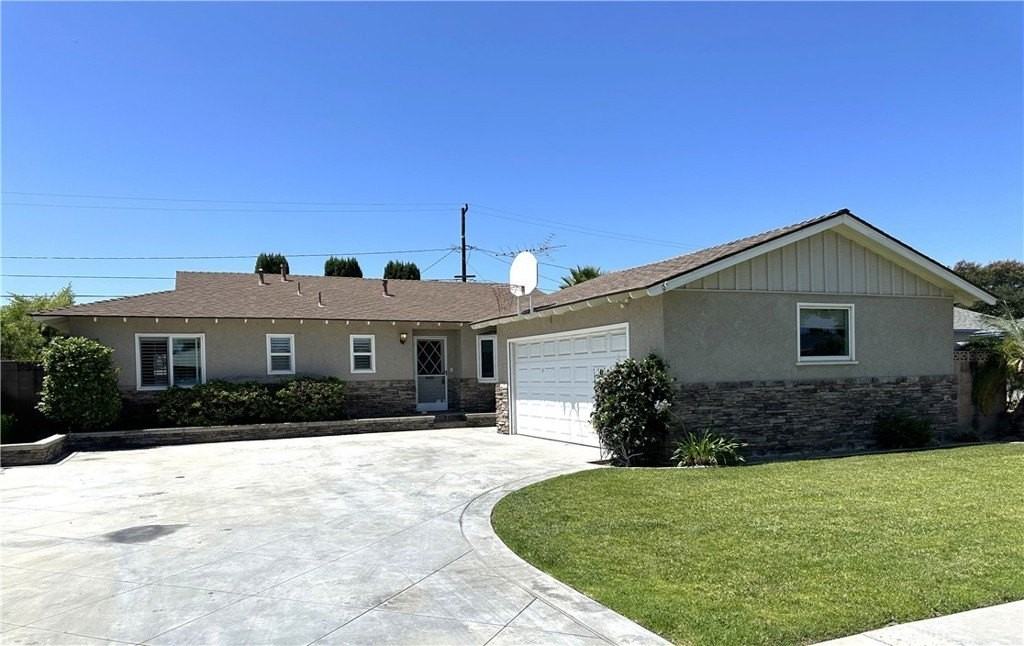 1420 E Lomita Ave