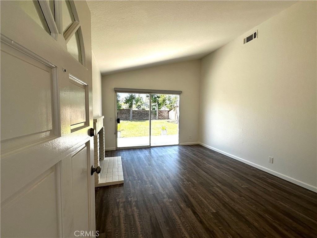 52 Bridgeport - Photo 7 of 30