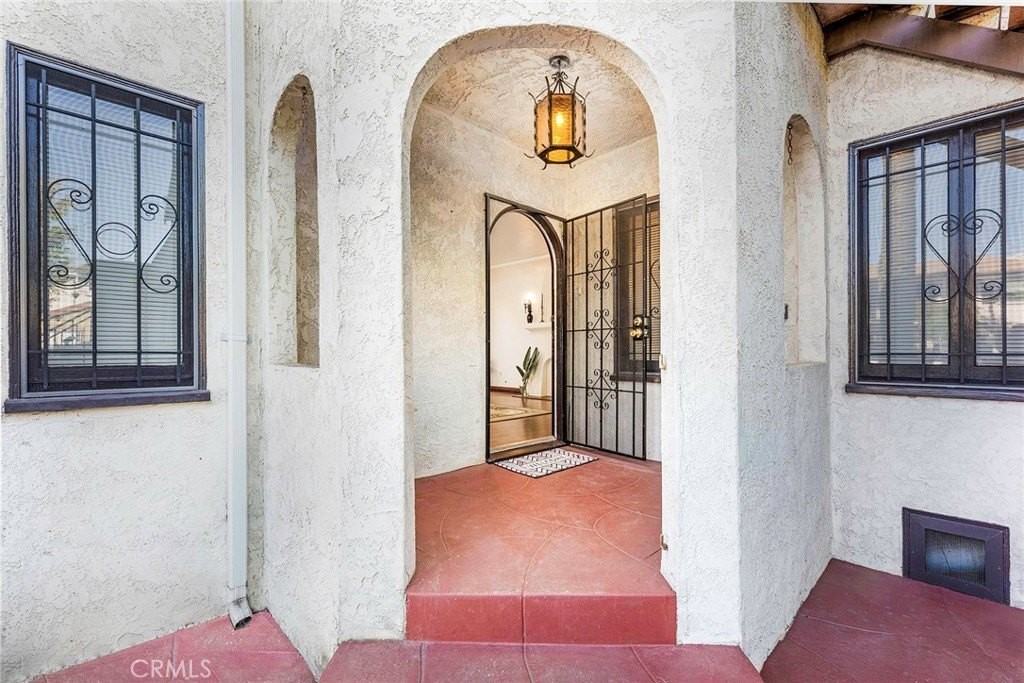 429 Olive Ave - Photo 2 of 28