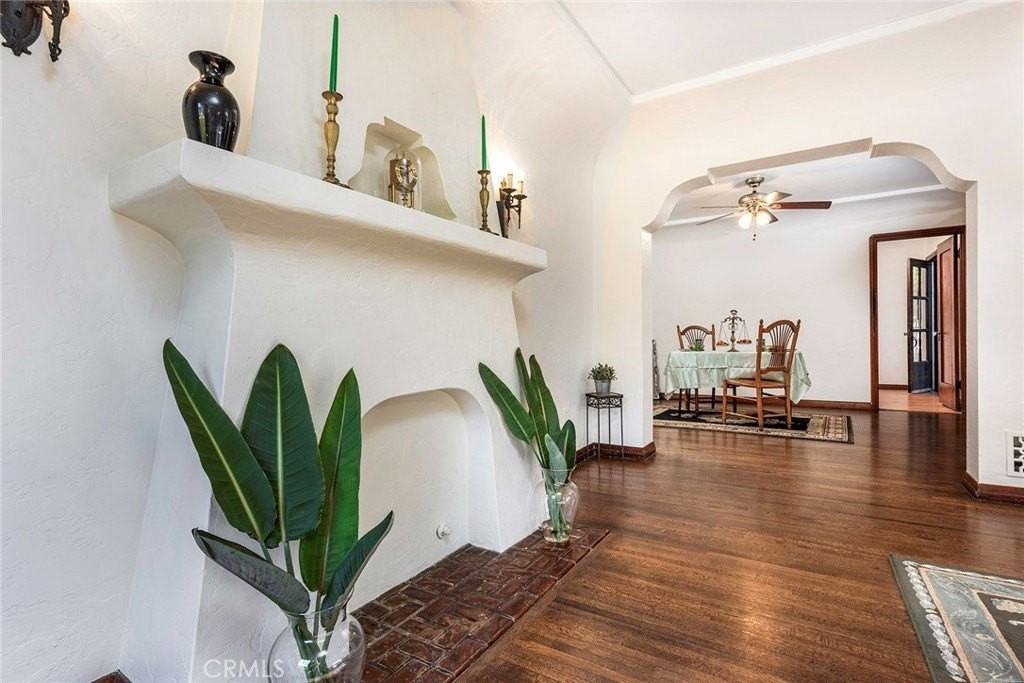 429 Olive Ave - Photo 6 of 28