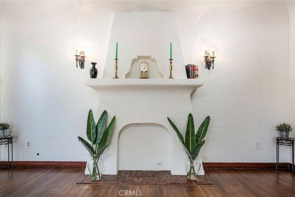 429 Olive Ave - Photo 7 of 28