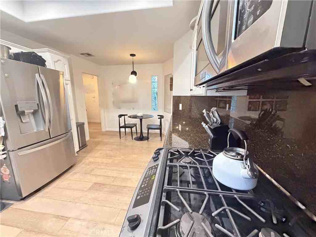 4970 Kester Ave #10 - Photo 4 of 20