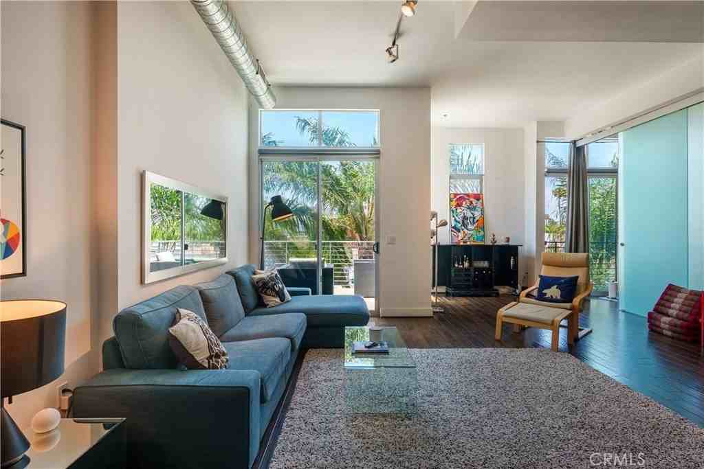 13320 Beach Ave #301 - Photo 7 of 30