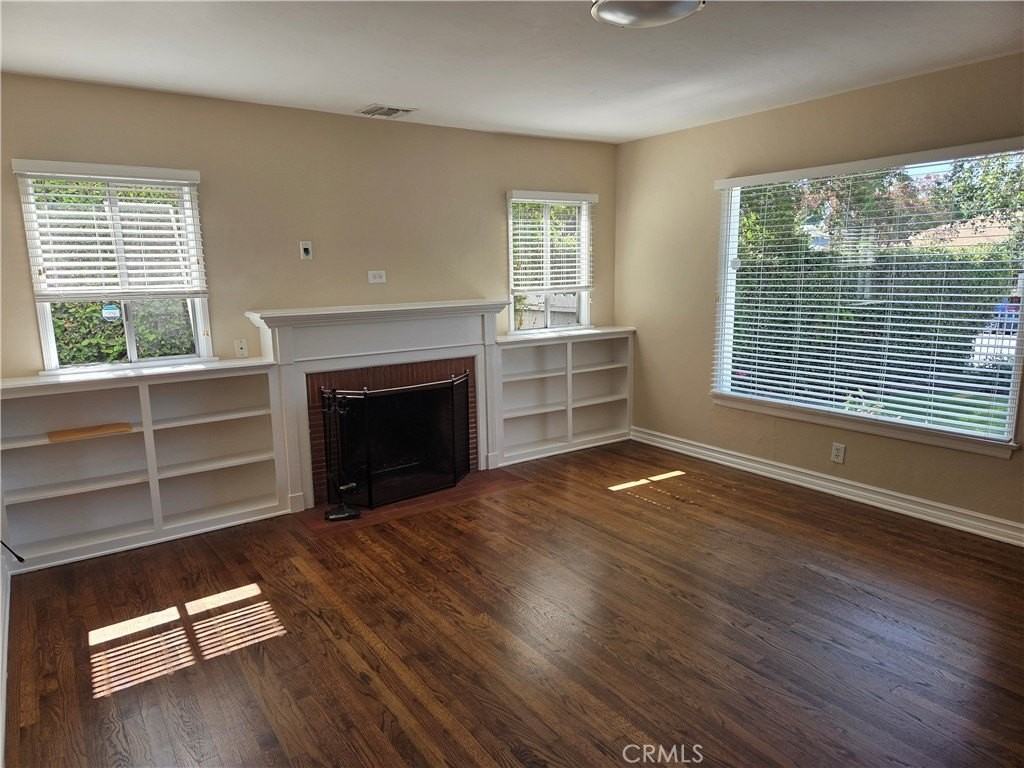 15219 Wyandotte St - Photo 6 of 29
