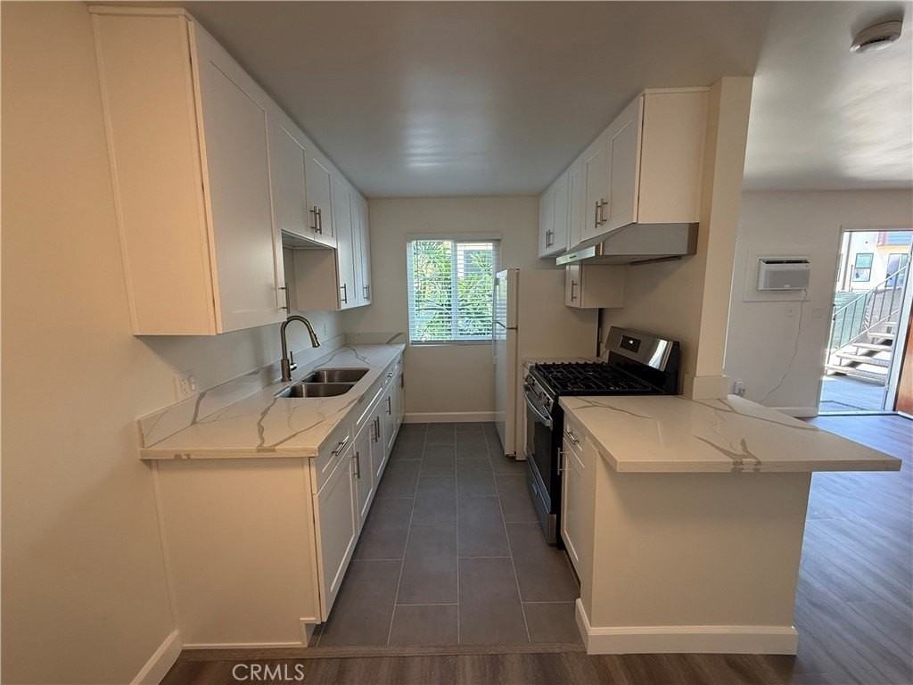 1420 Benito Ave #1 - Photo 7 of 10