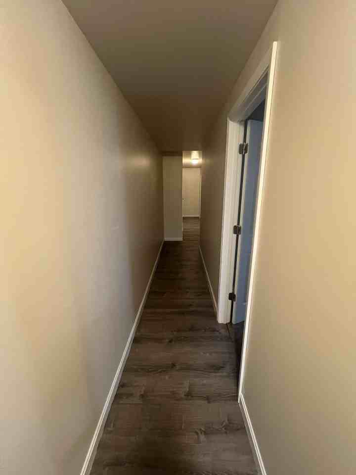 917 W 3rd St - Photo 6 of 9