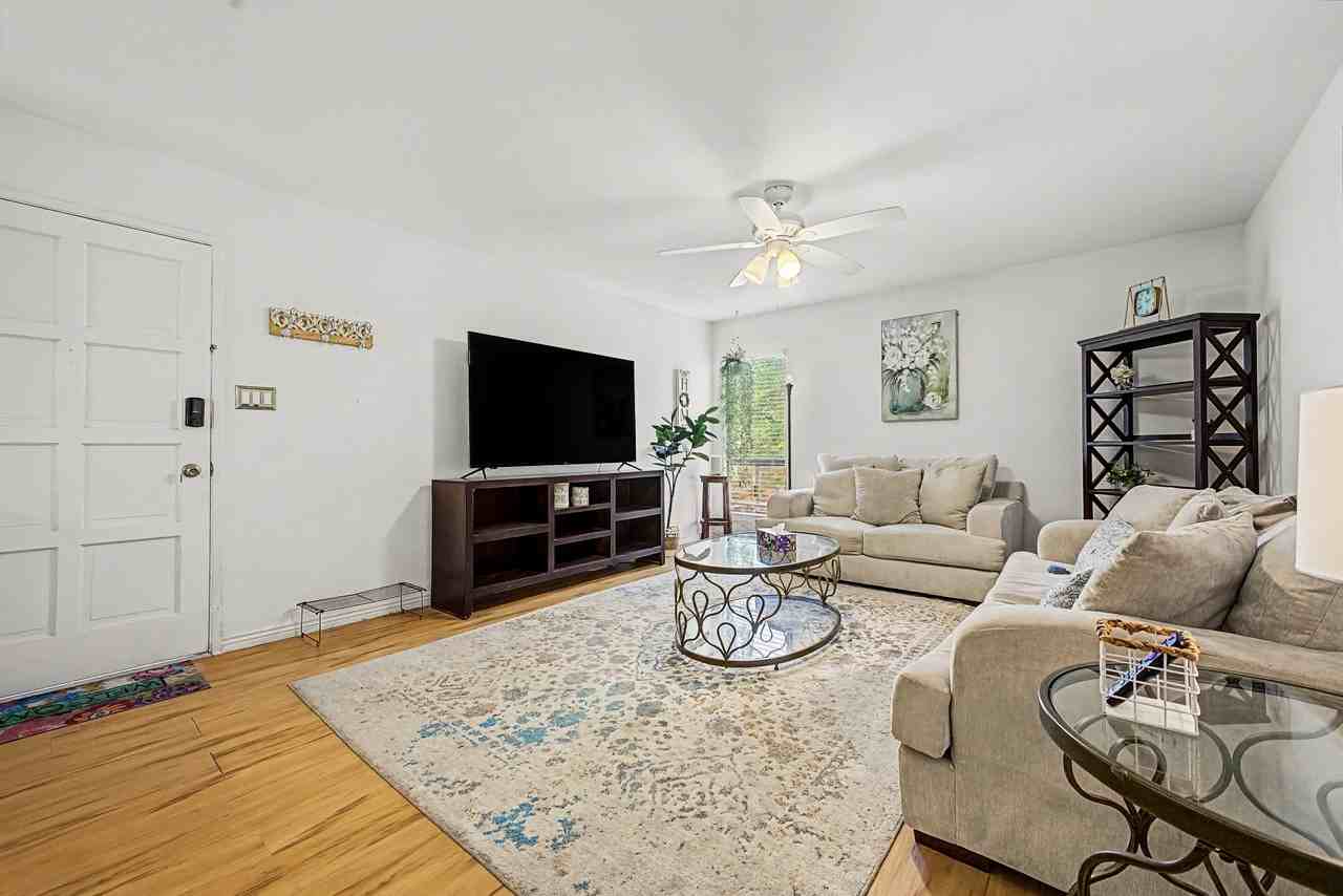4950 North Miller Road200 #200 - Photo 2 of 24