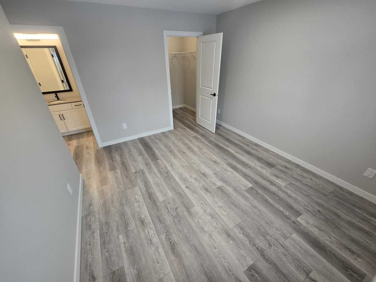 5 19.5 Regal Avenue - Main #MAIN - Photo 5 of 10