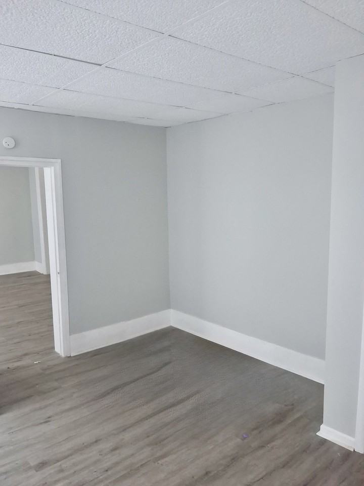 187 Main St N #3 - Photo 6 of 8