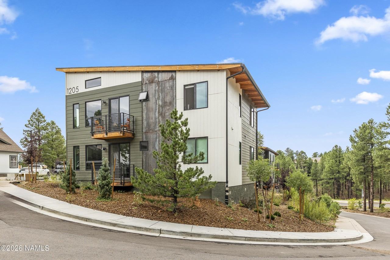 1205 E Jen Dr #101