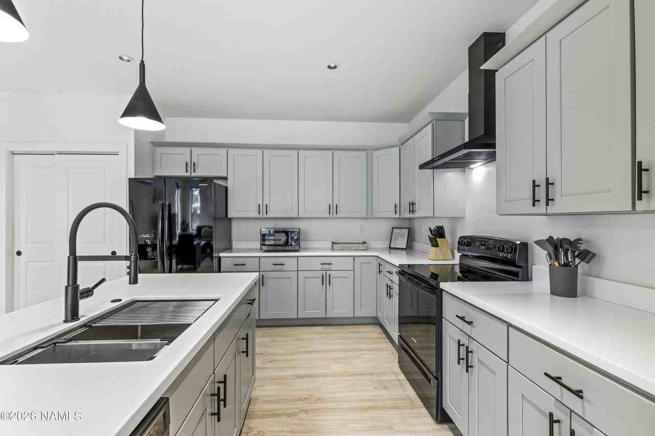 1205 E Jen Dr #101 - Photo 2 of 43