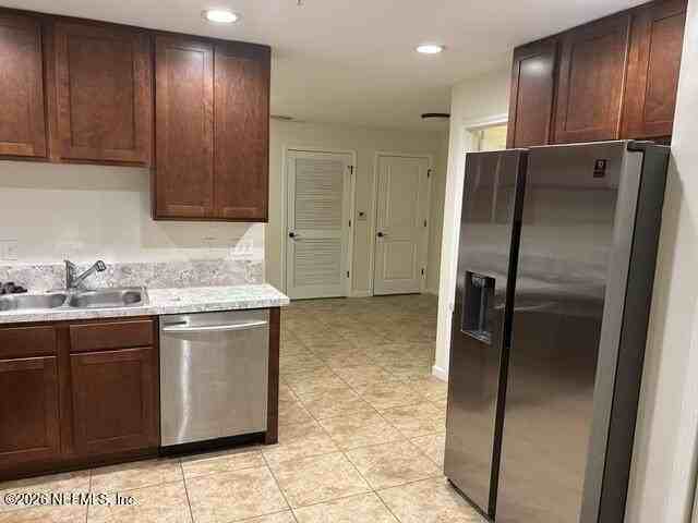 806 Oak St #10 - Photo 4 of 8