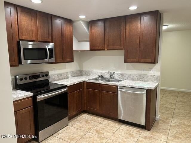 806 Oak St #10 - Photo 5 of 8