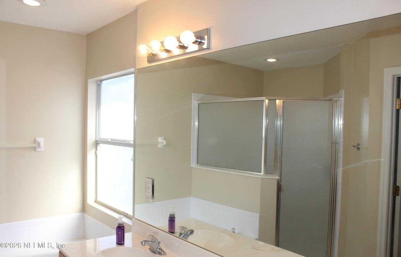 684 Sid Dr - Photo 4 of 20