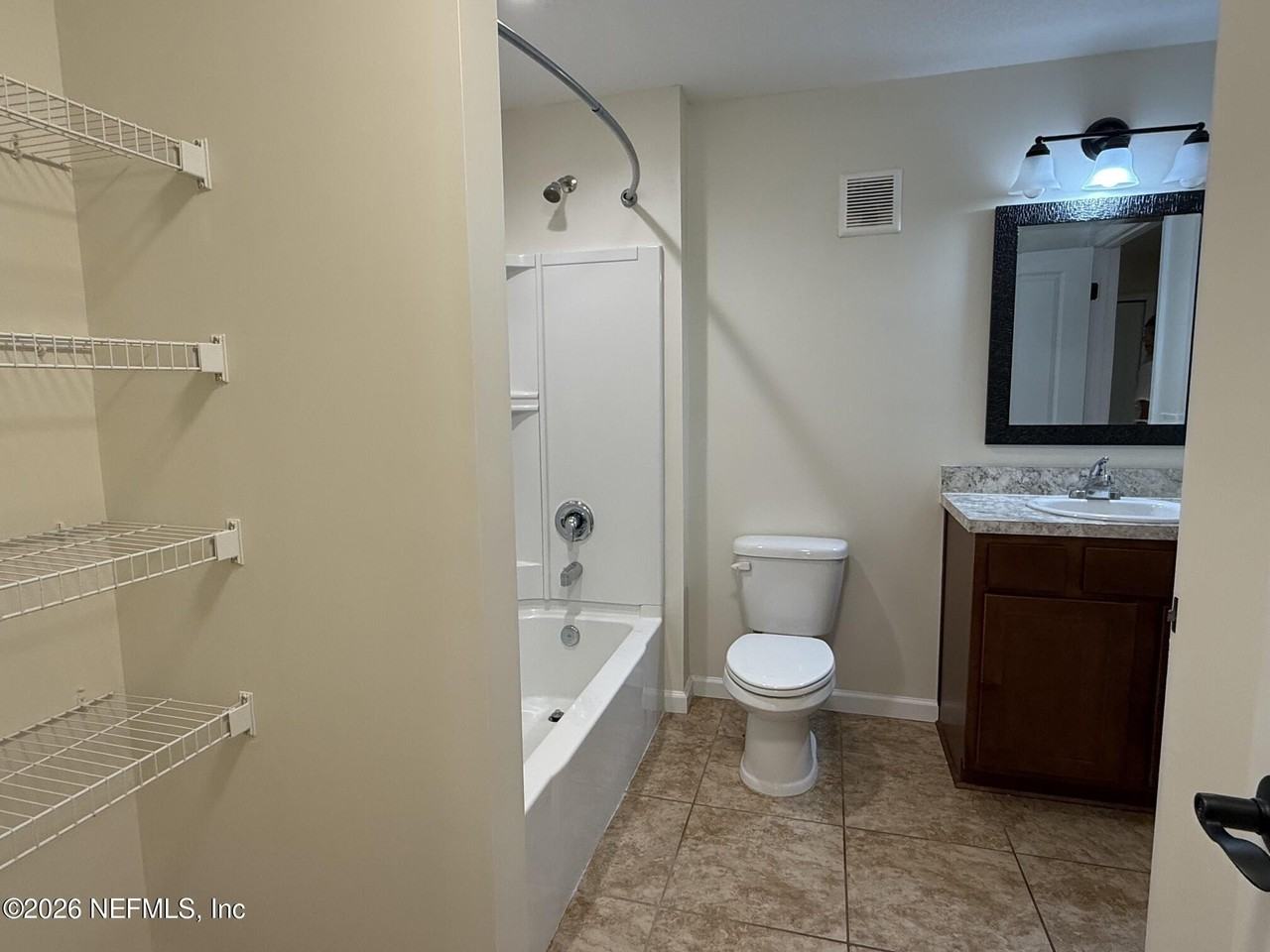 806 Oak St #14 - Photo 5 of 14