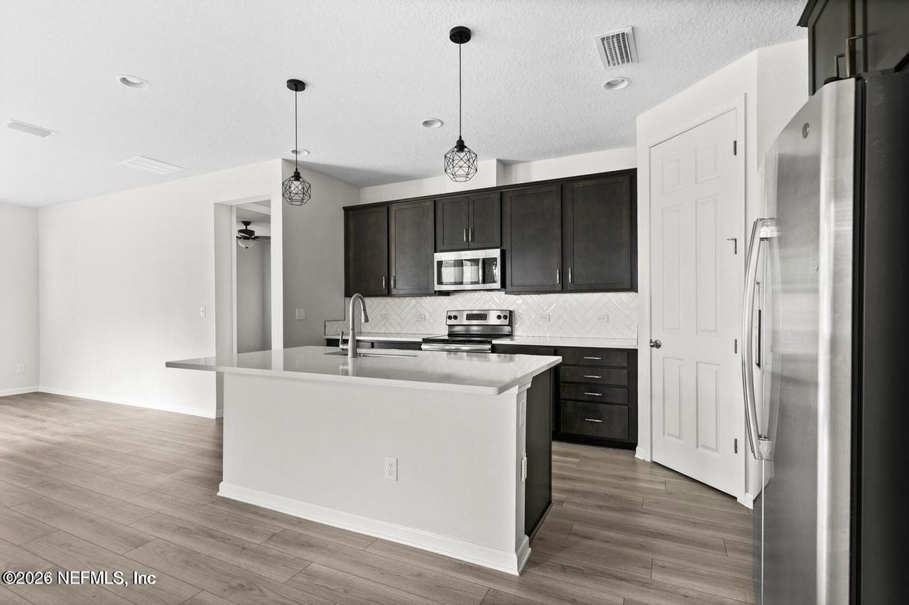 3067 Alpin Dr - Photo 3 of 33