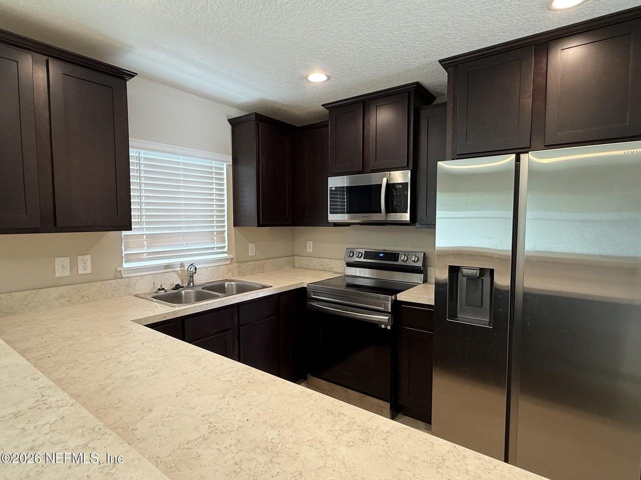 4019 Pine Hill Pt - Photo 2 of 14