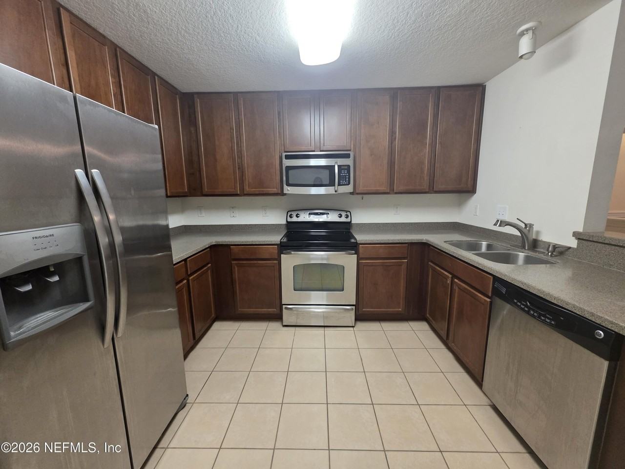 8196 Cabin Lake Cir #112 - Photo 7 of 21