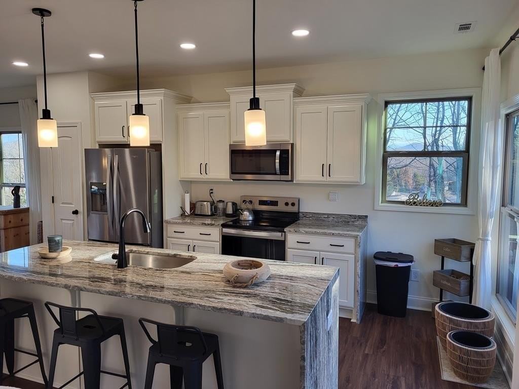 363 Bayside Ln - Photo 6 of 24