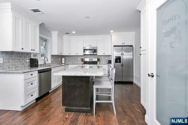 12-67 5th St - Photo 5 of 20