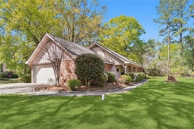 32 Beth Dr - Photo 2 of 16