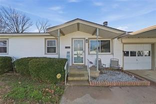 318 E Maple St - Photo 1 of 1