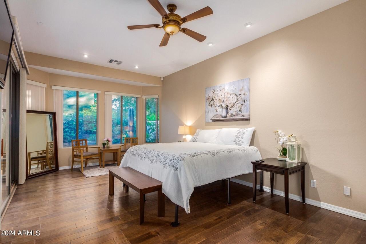 3103 W Sentinel Rock Rd #1 - Photo 5 of 10