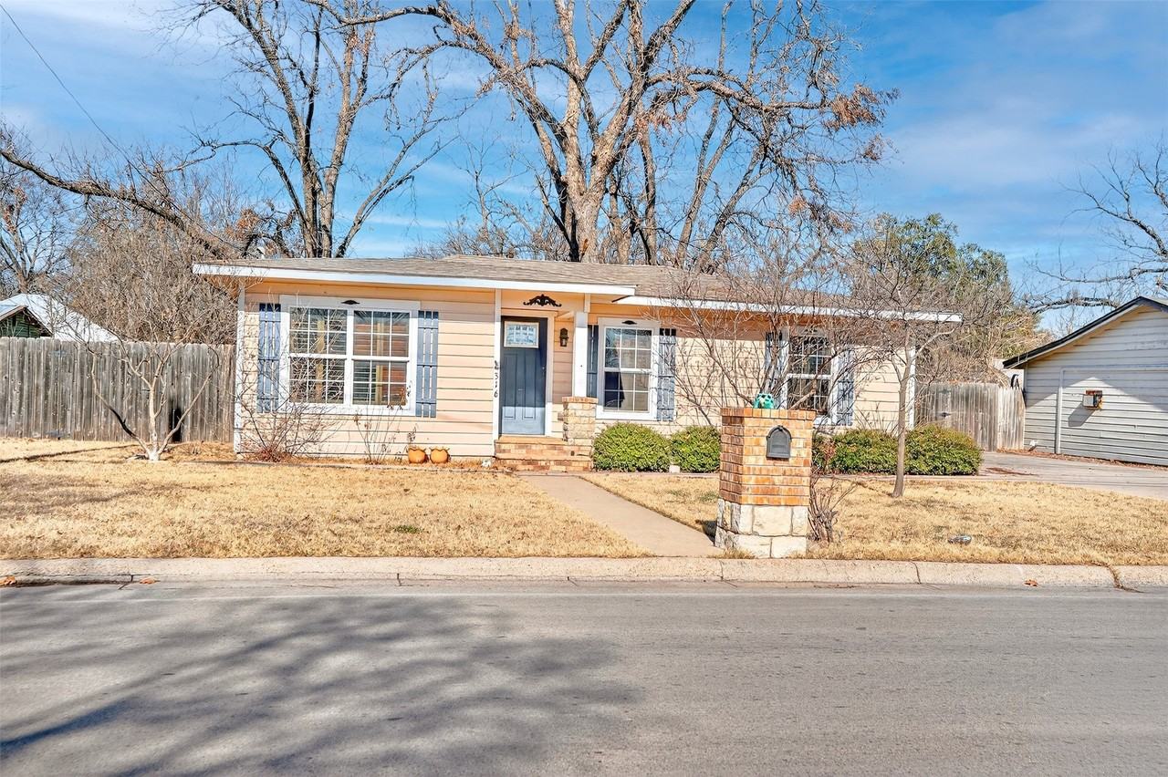 316 W Rucker St - Photo 2 of 21