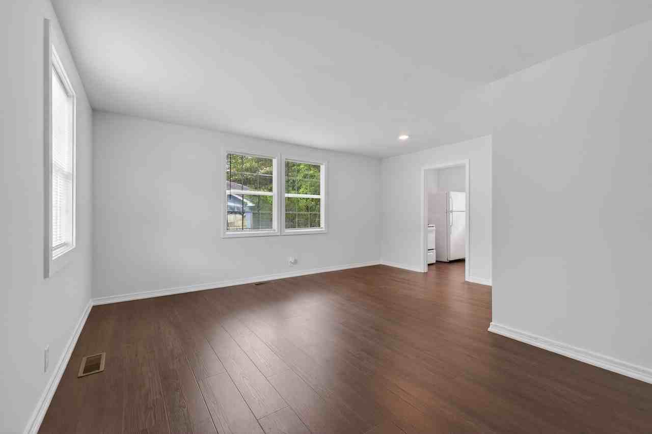 1316 Sunnyview Dr - Photo 6 of 23